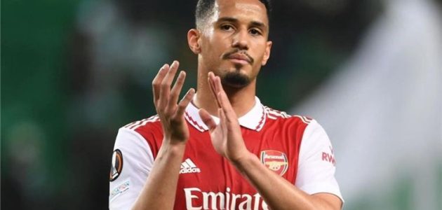 أرسنال يعرض عقدًا جديدًا على مدافعه النجم ويليام ساليبا وسط اهتمام ريال مدريد