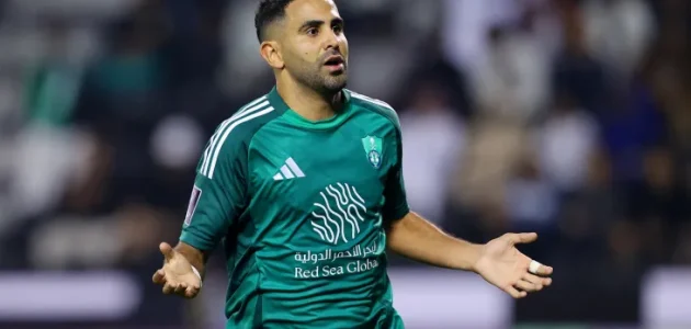أهلي جدة يعارض إعارة رياض محرز إلى الهلال في المونديال